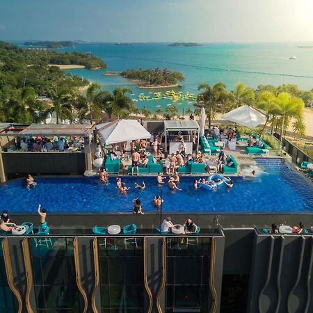 The Outpost Hotel Sentosa By Far East Hospitality (Adults Only) Singapur Exterior foto The rooftop pool at the U Sathorn