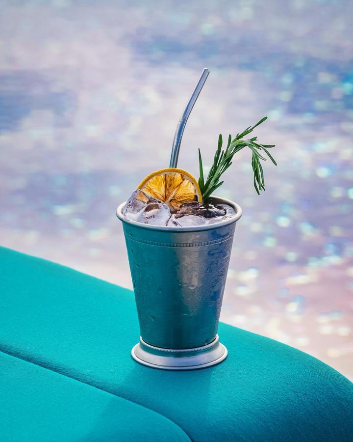 The Outpost Hotel Sentosa By Far East Hospitality (Adults Only) Singapur Exterior foto A Moscow Mule cocktail