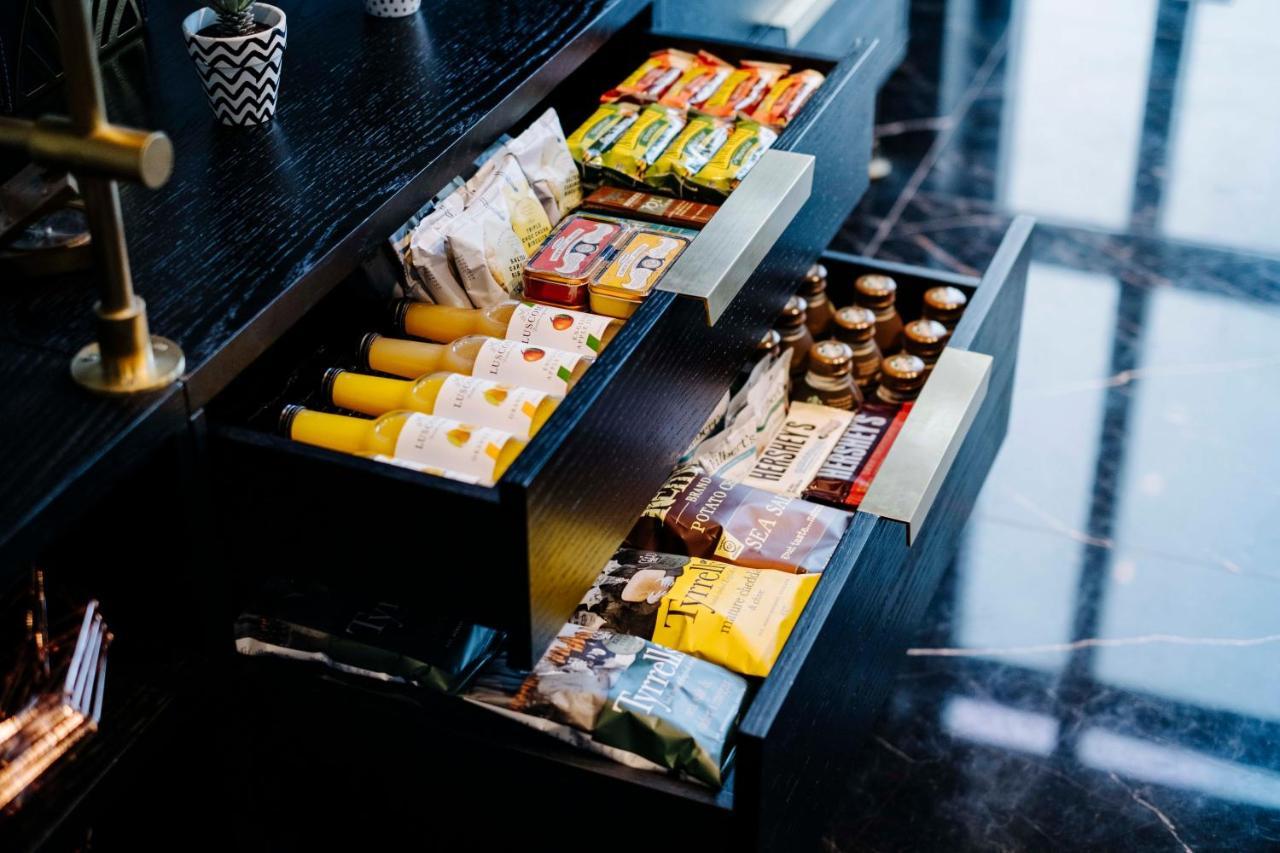 The Outpost Hotel Sentosa By Far East Hospitality (Adults Only) Singapur Exterior foto A well-stocked pantry