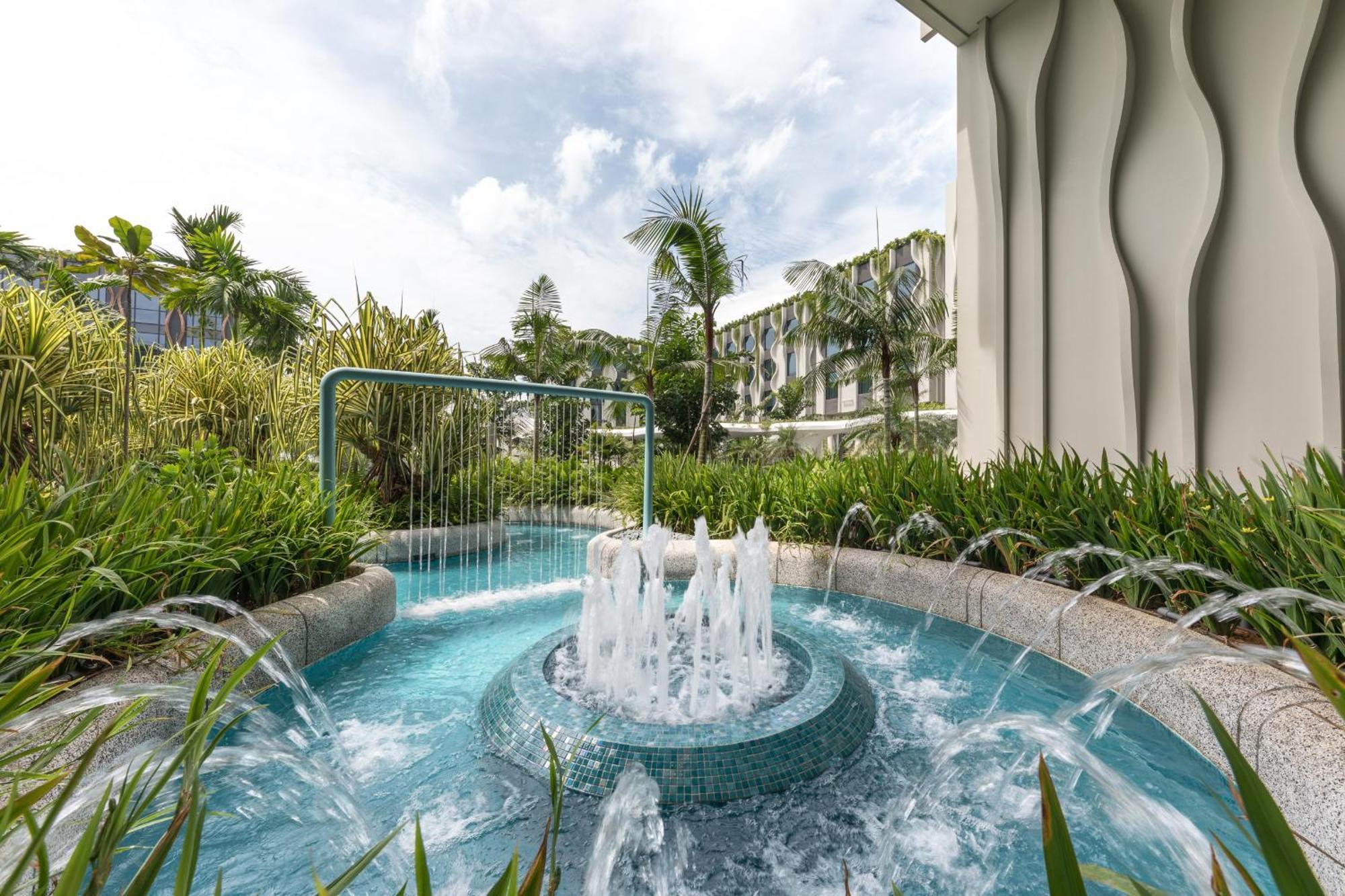 The Outpost Hotel Sentosa By Far East Hospitality (Adults Only) Singapur Exterior foto Fountain at the park