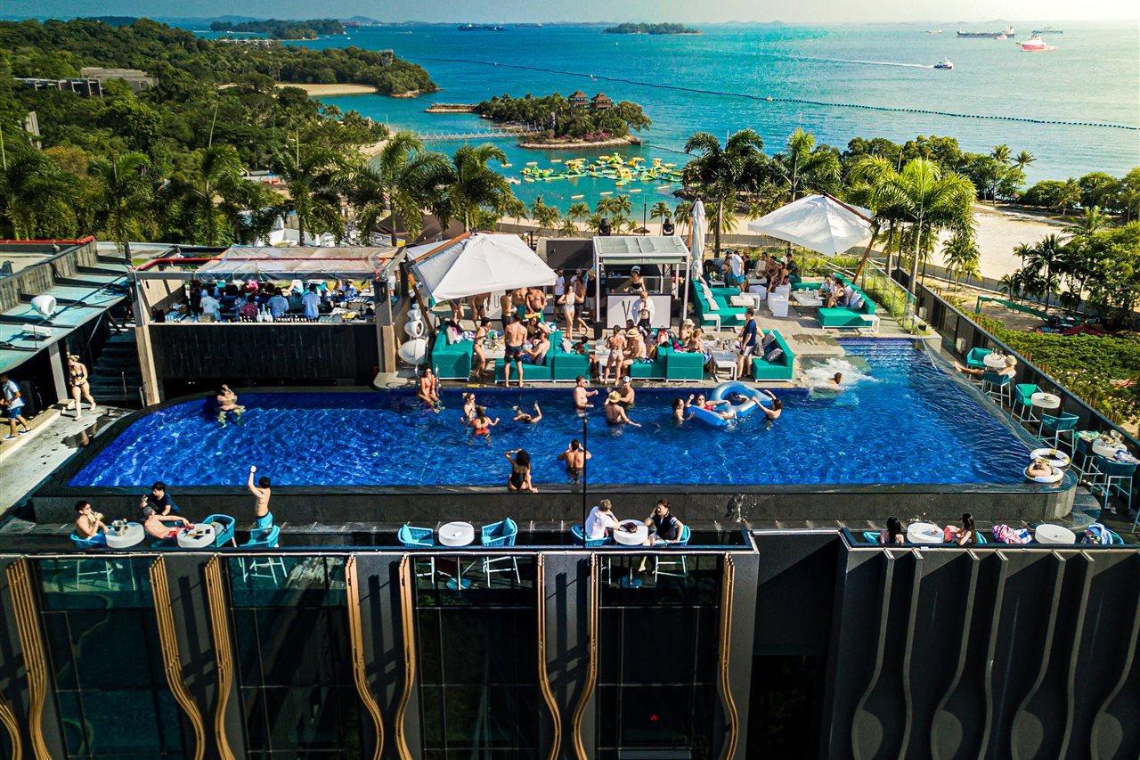 The Outpost Hotel Sentosa By Far East Hospitality (Adults Only) Singapur Exterior foto The rooftop pool at the hotel